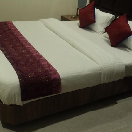 Shree Krishna Paradise Hotel Navi Mumbai Exterior photo