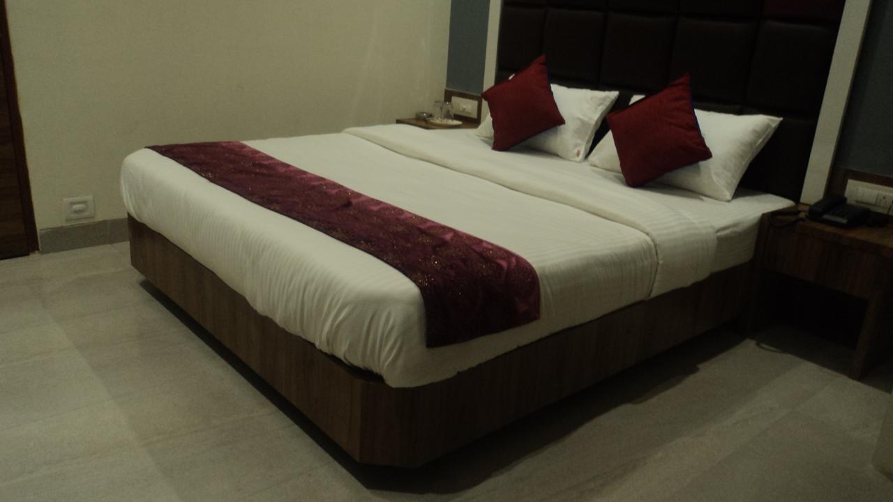 Shree Krishna Paradise Hotel Navi Mumbai Exterior photo